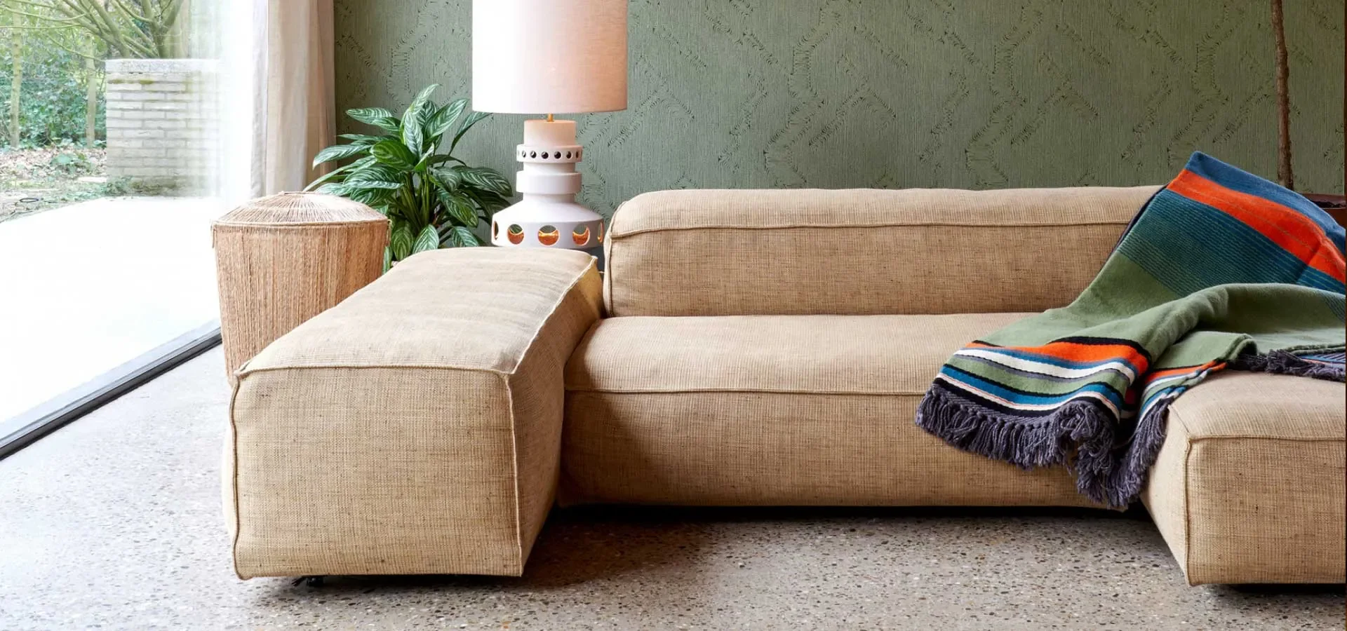 713-T_32_header_1920x900.webp 713-T_32_header_1920x900.webp